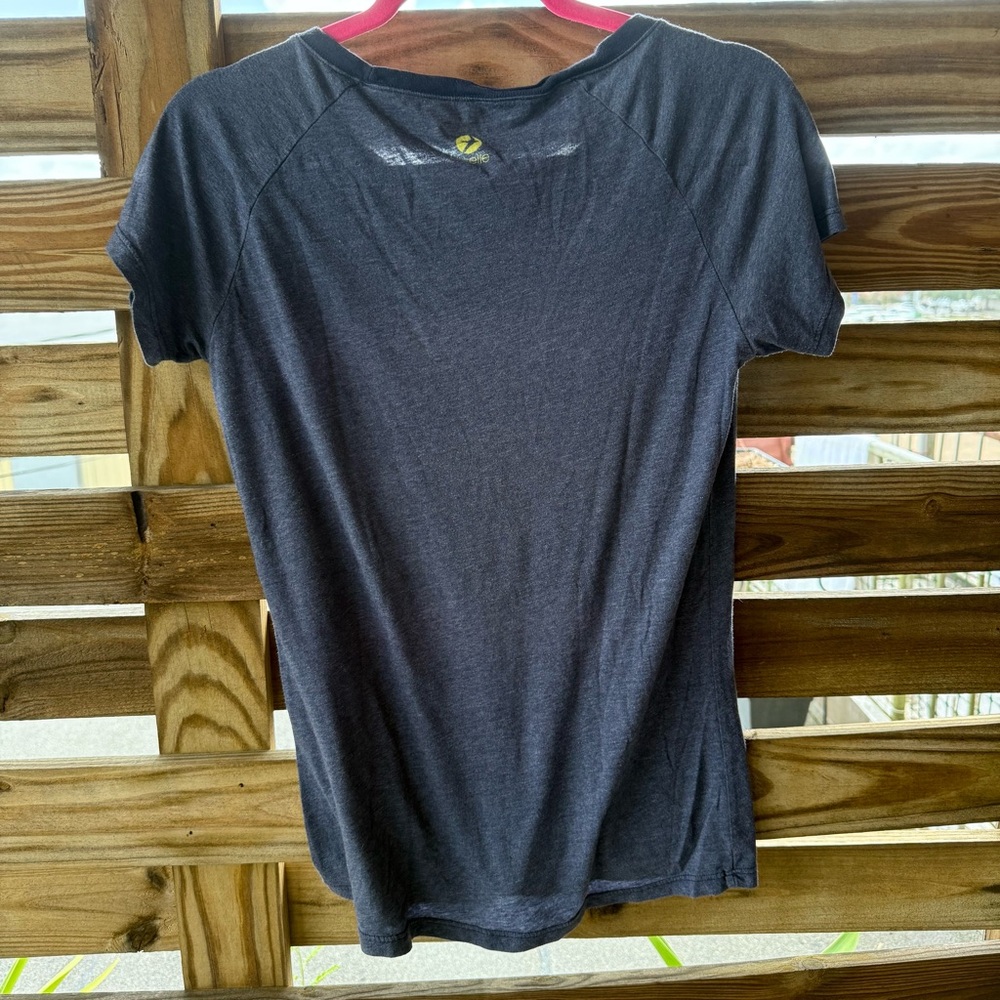 Oiselle Charcoal Tee with Vibrant Yellow 26.2 Marathon Shirt women’s size medium - Picture 2 of 4